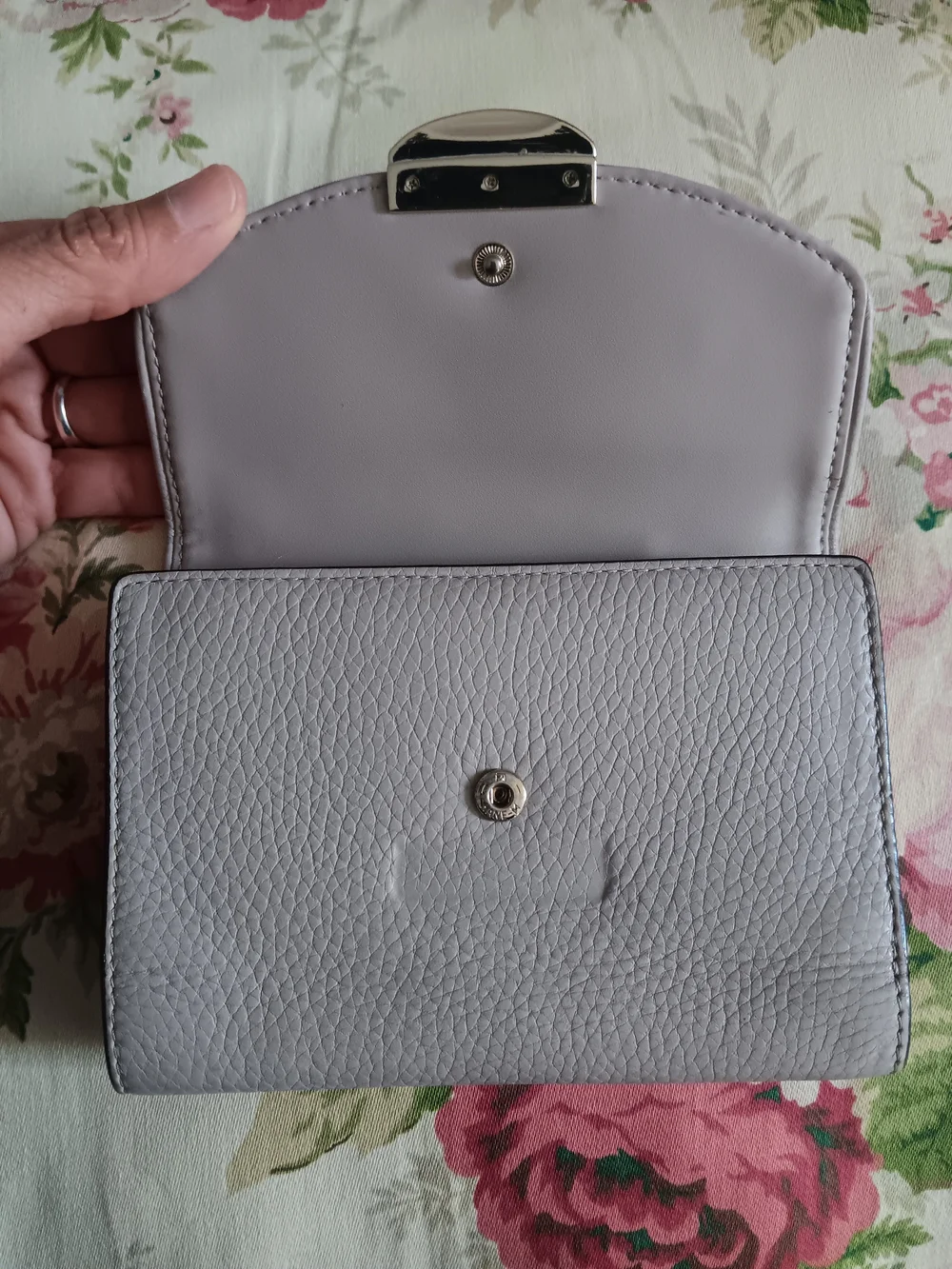 Kate Spade Gray Mulberry Street Pebble Textured Leather Snap Compact Wallet D11